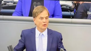der ganze bundestag bebt